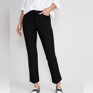 🆕 Old Navy Pixie High Rise Secret-Slim Pockets pants.